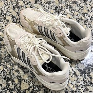 Adidas cloud form woman’s sneakers